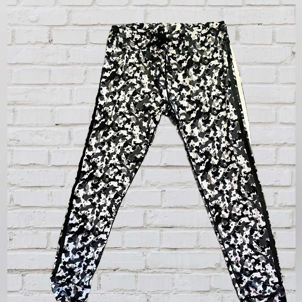 Lululemon align dupe! Buttery soft joggers camo print size XL